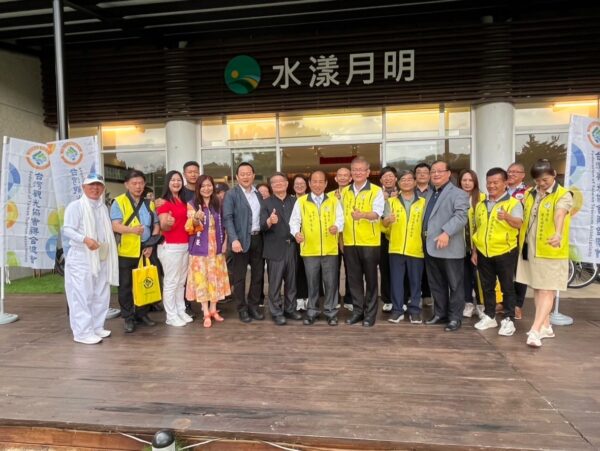 第九屆台灣區觀光協會聯合會理監事、顧問及貴賓合影。