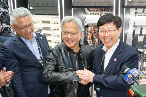 鴻海宣布攜手輝達建置台灣先進算力中心　驅動集團三大智慧平台。圖／鴻海官網