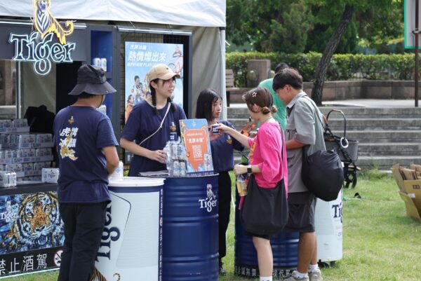 0720-0721天母運動公園主場活動現場共集結約90攤美食、啤酒攤商 歡迎民眾前來遊逛。圖/臺北市商業處提供